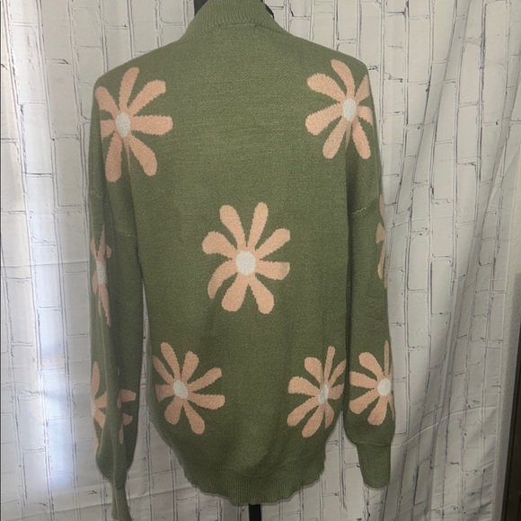 Zeagoo Olive Floral Women's Sweater - Picture 4 of 4